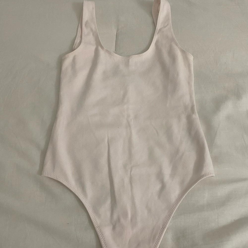 NWOT Aritzia bodysuit